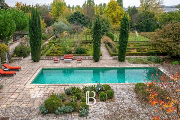 Rueil-Malmaison, Maison 6 Chambres -  538 m² à vendre