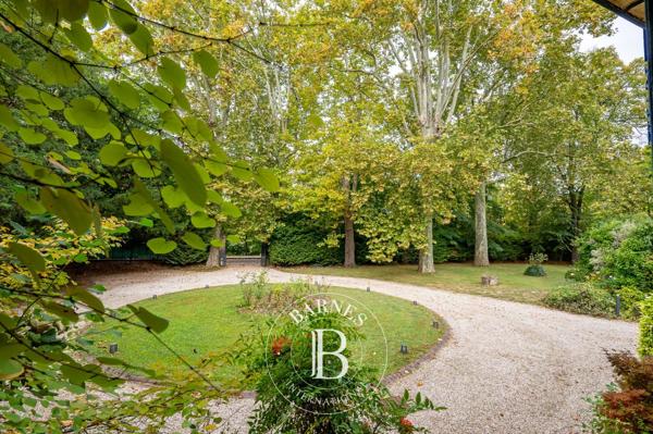 Rueil-Malmaison, Maison 6 Chambres -  538 m² à vendre