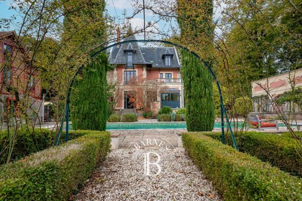 Rueil-Malmaison, Maison 6 Chambres -  538 m² à vendre