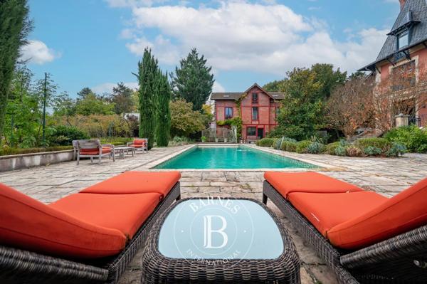 Rueil-Malmaison, Maison 6 Chambres -  538 m² à vendre