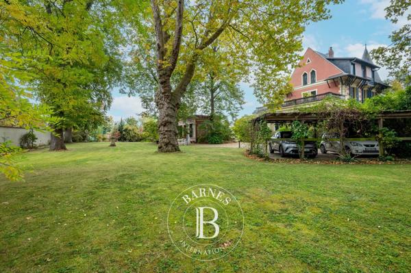 Rueil-Malmaison, Maison 6 Chambres -  538 m² à vendre