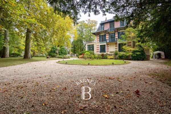 Rueil-Malmaison, Maison 6 Chambres -  538 m² à vendre