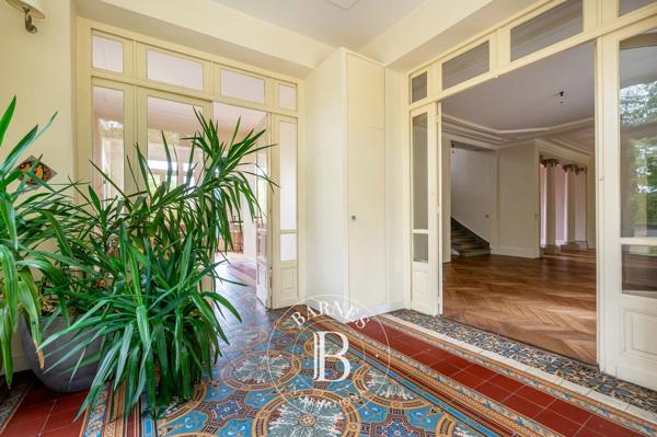 Rueil-Malmaison, Maison 6 Chambres -  538 m² à vendre
