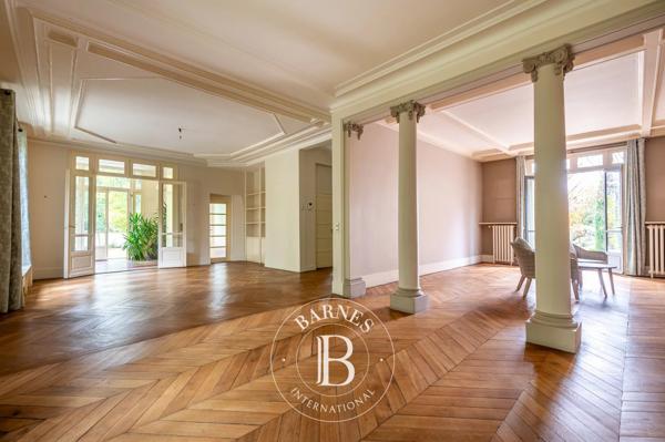 Rueil-Malmaison, Maison 6 Chambres -  538 m² à vendre