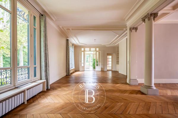 Rueil-Malmaison, Maison 6 Chambres -  538 m² à vendre
