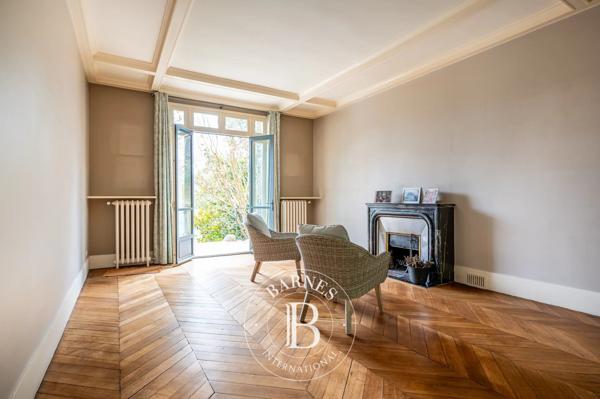 Rueil-Malmaison, Maison 6 Chambres -  538 m² à vendre