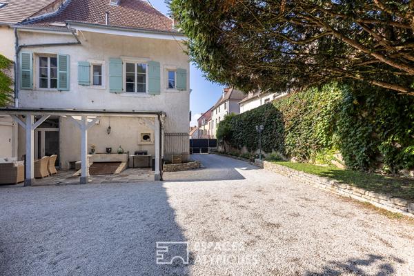 Maison bourgeoise de ville et son loft en annexe