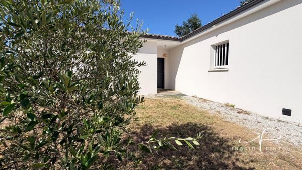 Maison familiale de plain-pied, 152 m² habitables, 5 chambres - Piscine - Double garage