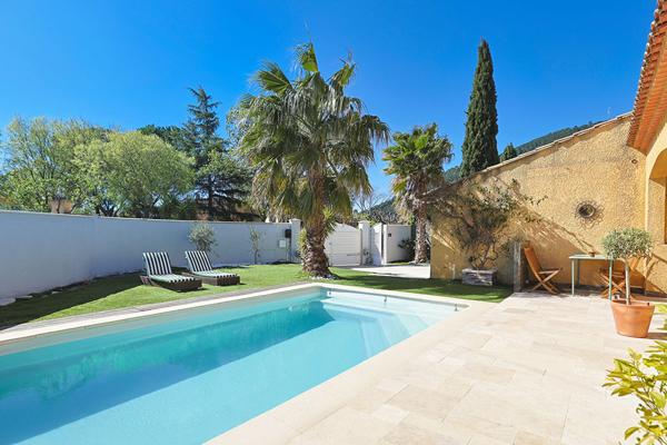 Villa 5 pièce(s) 132.75 m2 avec piscine