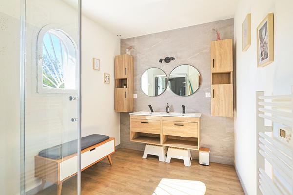 Villa 5 pièce(s) 132.75 m2 avec piscine