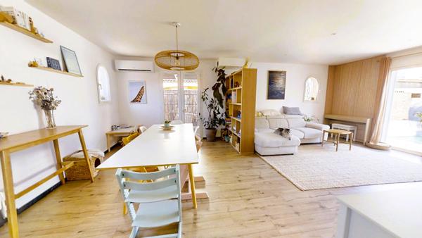 Villa 5 pièce(s) 132.75 m2 avec piscine
