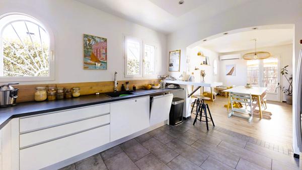Villa 5 pièce(s) 132.75 m2 avec piscine