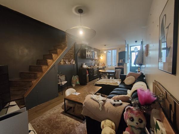 MAISO DE VILLE REFAITE A NEUF DE 98 M² SUR UN TERRAIN CLOS DE 230M² DANS LE QUARTIER VOISINLIEU PROCHE DE TOUT Beauvais (60000)