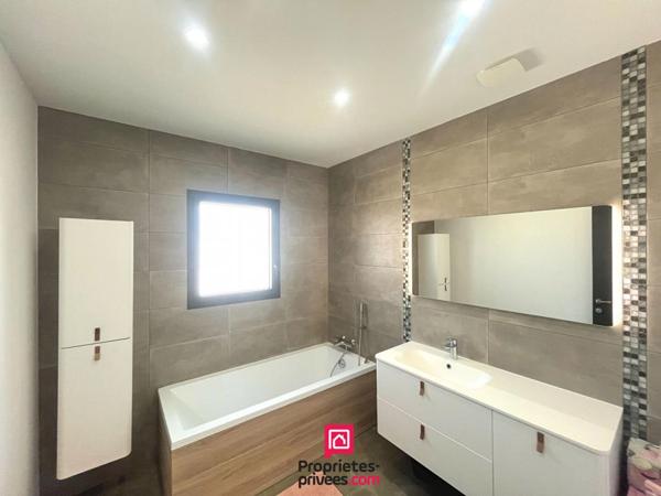 Villa 5 pièces 153m² avec piscine et double garage - Puget Sur Argens