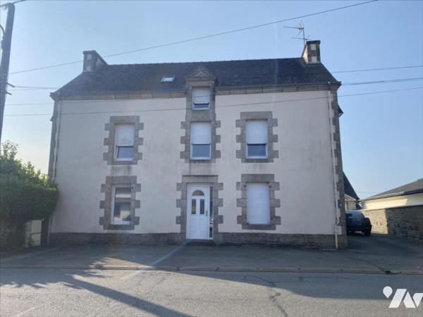 Maison comprenant 2 logements bourg de Bignan