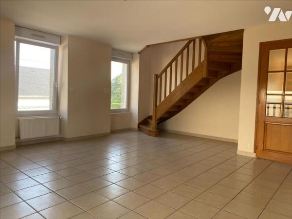 Maison comprenant 2 logements bourg de Bignan