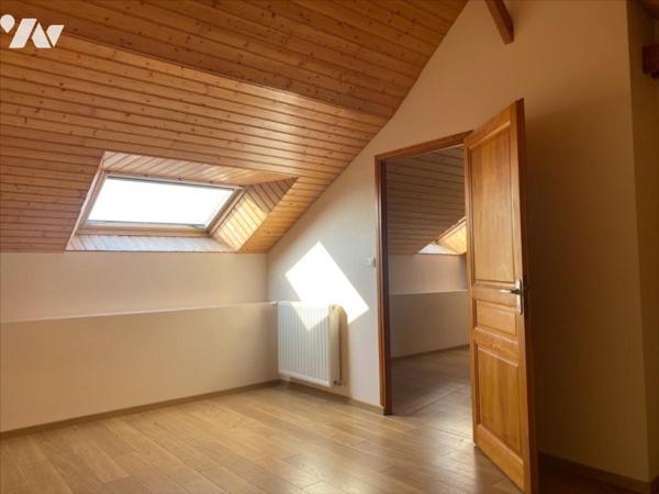 Maison comprenant 2 logements bourg de Bignan