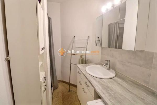 Vente                                                      Appartement
                        
                     3 pièces                      45 m2                     à Le Grau-du-Roi