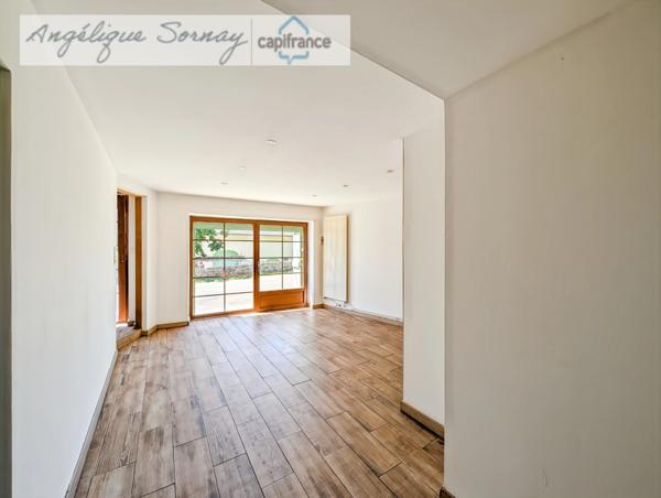 Maison mitoyenne avec potentiel – 103 m² habitables – Montrevel (39320), secteur Jura