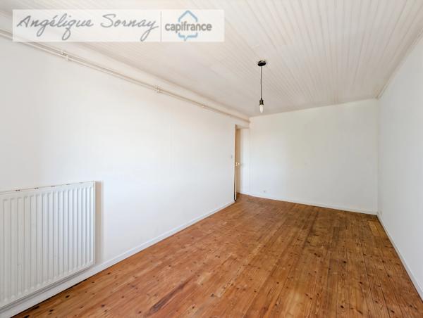 Maison mitoyenne avec potentiel – 103 m² habitables – Montrevel (39320), secteur Jura