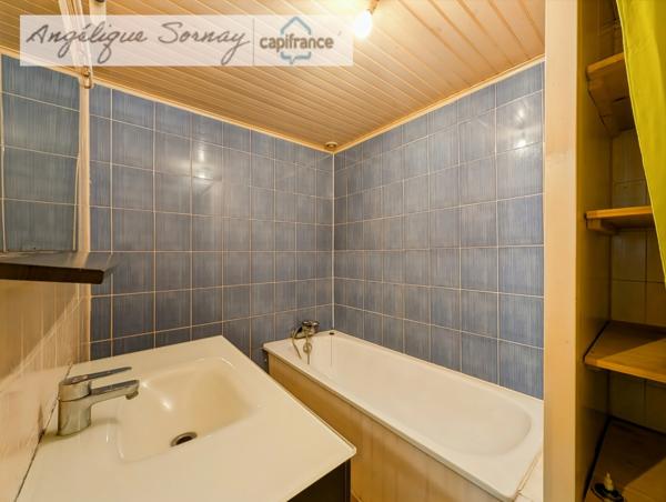 Maison mitoyenne avec potentiel – 103 m² habitables – Montrevel (39320), secteur Jura