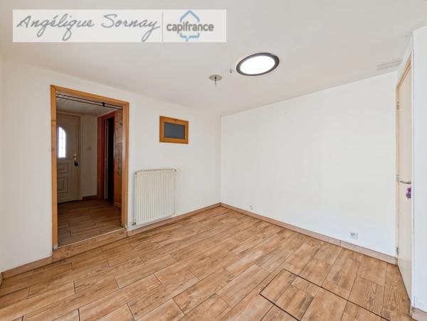 Maison mitoyenne avec potentiel – 103 m² habitables – Montrevel (39320), secteur Jura