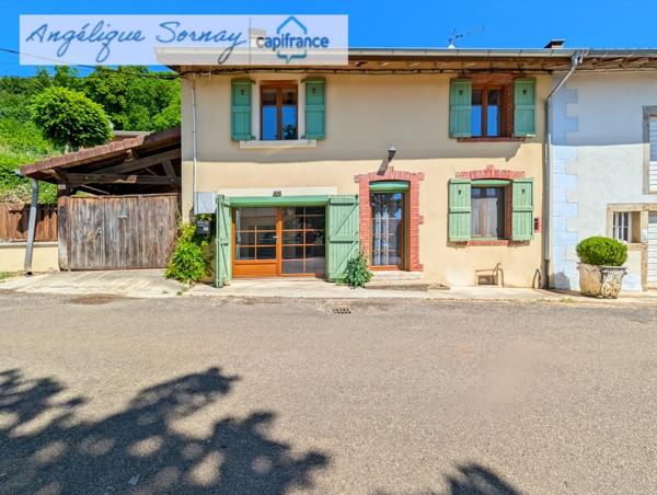 Maison mitoyenne avec potentiel – 103 m² habitables – Montrevel (39320), secteur Jura
