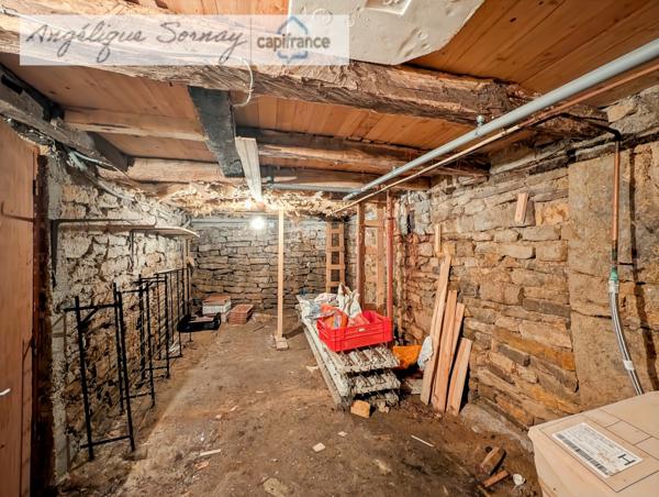 Maison mitoyenne avec potentiel – 103 m² habitables – Montrevel (39320), secteur Jura