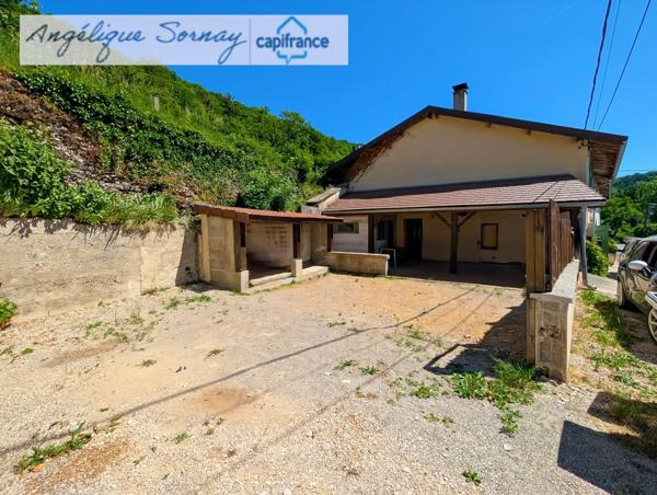 Maison mitoyenne avec potentiel – 103 m² habitables – Montrevel (39320), secteur Jura