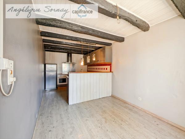 Maison mitoyenne avec potentiel – 103 m² habitables – Montrevel (39320), secteur Jura