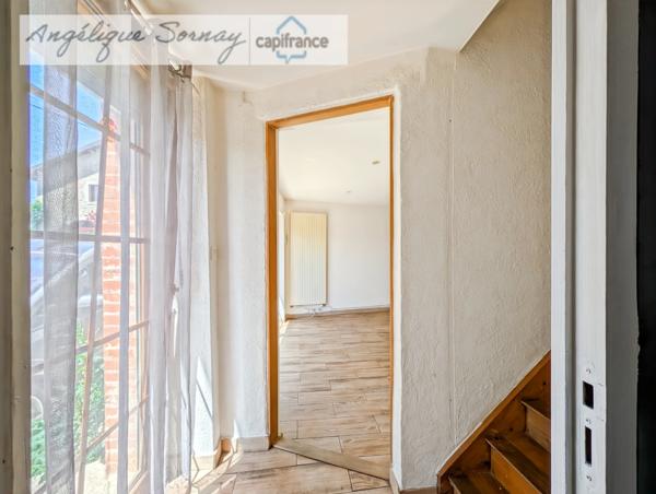 Maison mitoyenne avec potentiel – 103 m² habitables – Montrevel (39320), secteur Jura