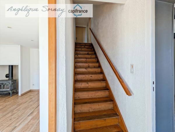 Maison mitoyenne avec potentiel – 103 m² habitables – Montrevel (39320), secteur Jura