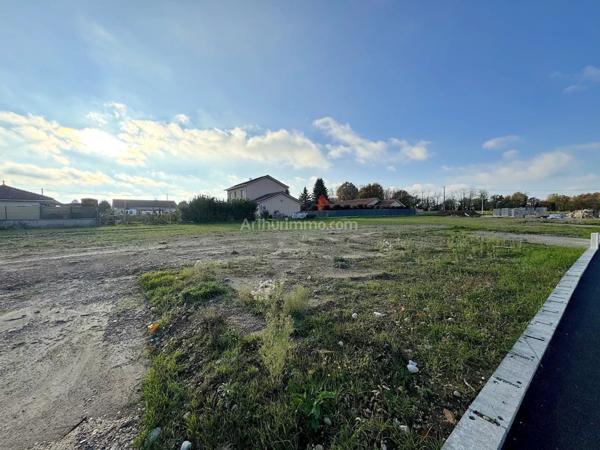 Vente Terrain 521 m2 à Morestel