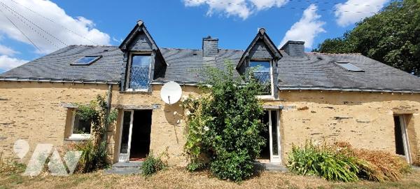 Avec ses deux entrées, ses deux espaces, cette maison est idéale pour un projet familial ou locatif.