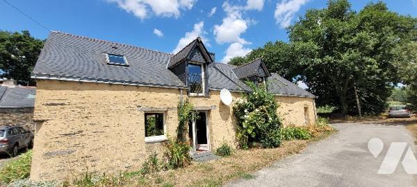 Avec ses deux entrées, ses deux espaces, cette maison est idéale pour un projet familial ou locatif.