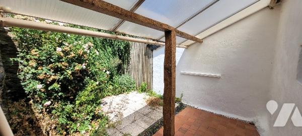 Avec ses deux entrées, ses deux espaces, cette maison est idéale pour un projet familial ou locatif.