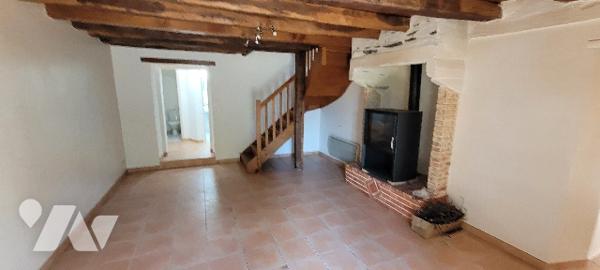 Avec ses deux entrées, ses deux espaces, cette maison est idéale pour un projet familial ou locatif.