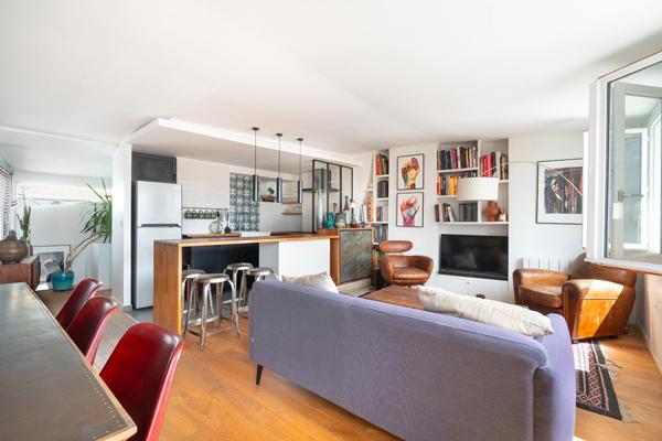 Appartement en dernier étage avec vue sur l’église Sainte-Marie