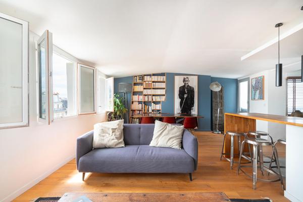 Appartement en dernier étage avec vue sur l’église Sainte-Marie