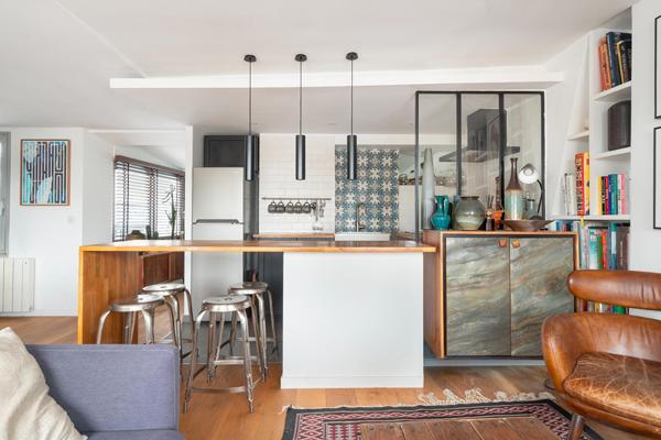 Appartement en dernier étage avec vue sur l’église Sainte-Marie