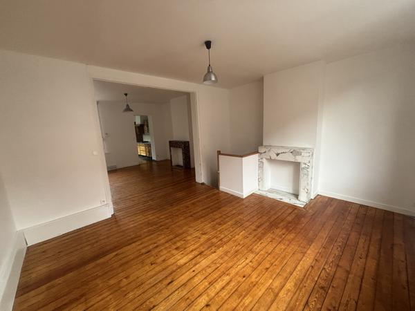 Malo: Appartement de charme en souplex avec cour et jardinet.