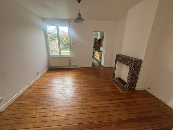 Malo: Appartement de charme en souplex avec cour et jardinet.