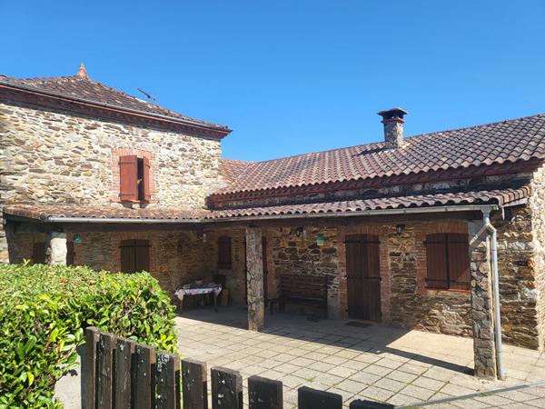 Saint Antonin de Lacalm, maison de 145 m² .