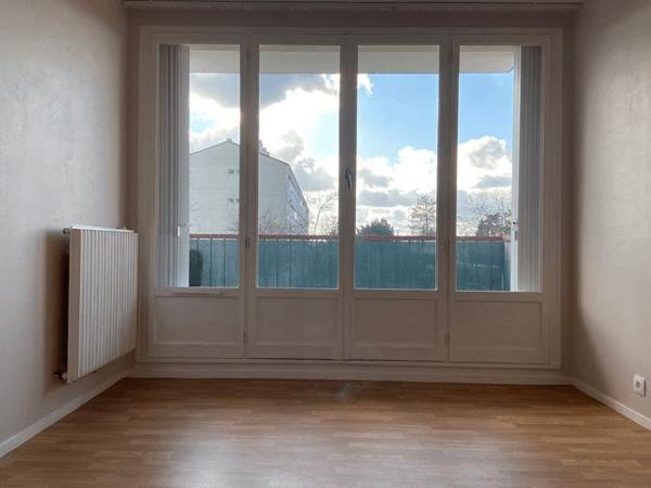 Location Appartement 4 pièces 73.3 m² - LES CHEVREFEUILLES Gien 45500