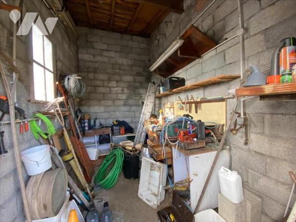 REILHAC, sur terrain de 1537 m², maison d'habitation comprenant RDC entrée, cuisine, salon/séjo...