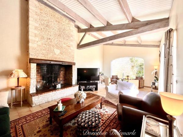 Maison à vendre 5 pièces SAINT JEAN DE LIVERSAY (17) maison de caractère 244 m² 4 chambres