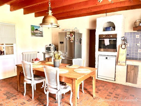 Maison à vendre 5 pièces SAINT JEAN DE LIVERSAY (17) maison de caractère 244 m² 4 chambres