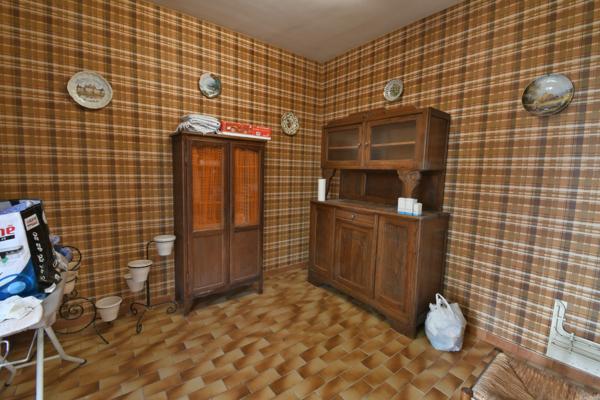 Dpt Charente Maritime (17), à vendre CHATELAILLON proche, maison 103 m² habitales, 3 chambres, bureau et garage.