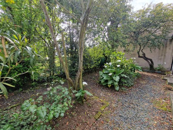 Dpt Charente Maritime (17), à vendre CHATELAILLON proche, maison 103 m² habitales, 3 chambres, bureau et garage.