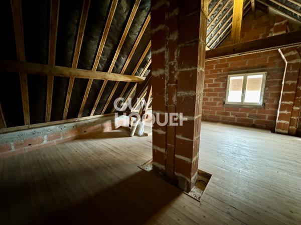 MAISON SOUS SOL TOTAL 3 CH GRENIER AMENAGEABLE GARAGE 1000 m² DE JARDIN